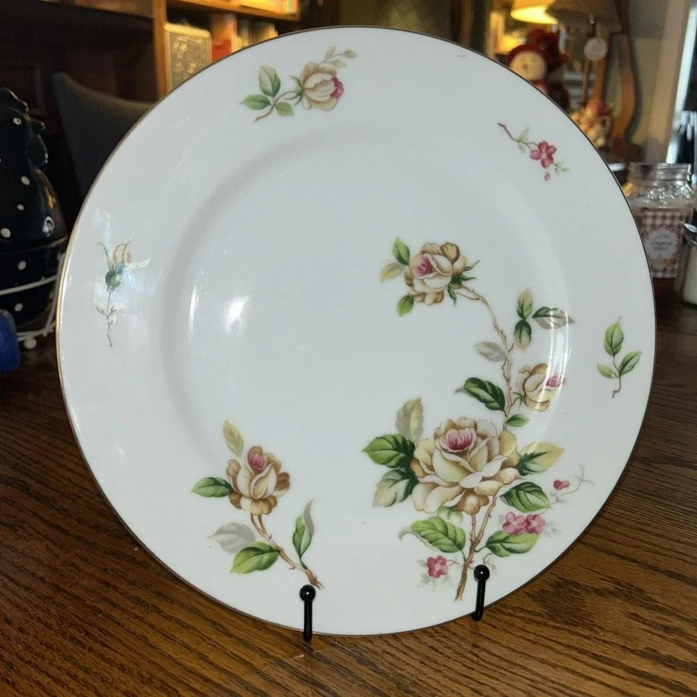 Lynmore Golden Rose Dinner Plates Set 4 Cottagecore French Country China MCM